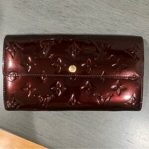 Louis Vuitton Amarante Monogram Vernis Sarah Wallet *Full Inclusion*